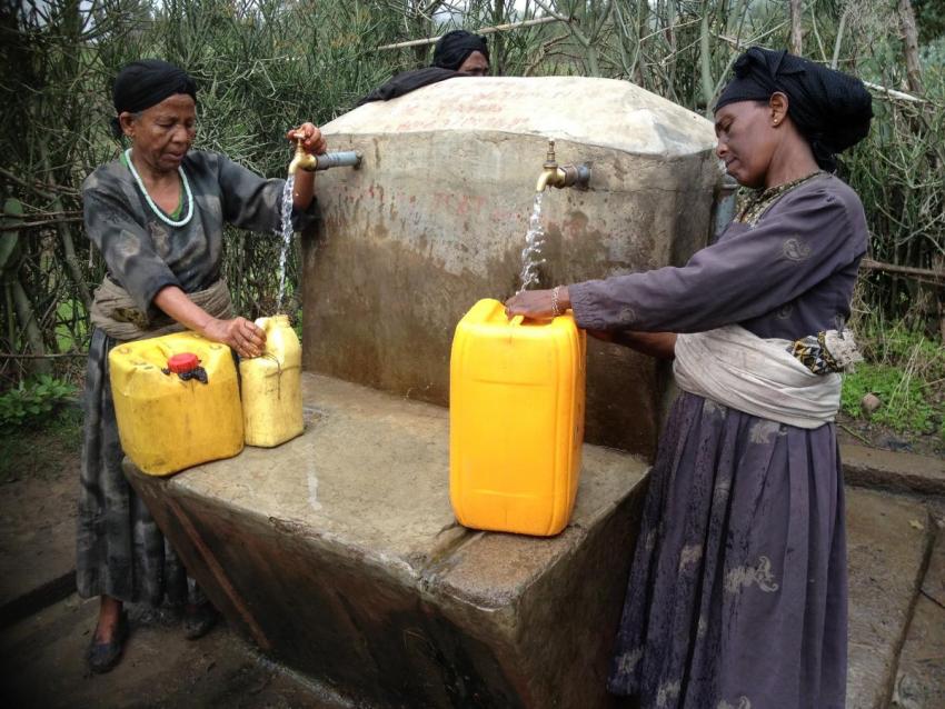 Women fetching water in Ethiopia