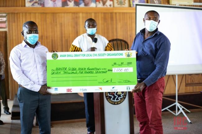 Phanuel Global Health Foundation receives grant cheque as 2nd winner (Category 1)