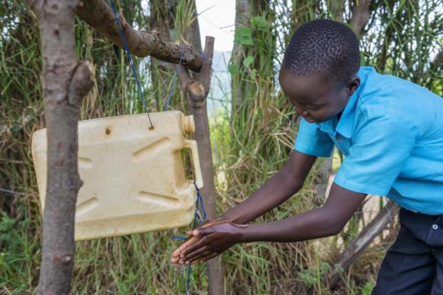 IRC_Kabarole-Uganda_Improvised handwashing at the school in Fort portal.o.jpg