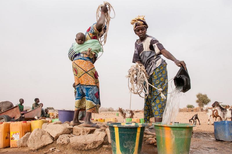 Women fetching water in the Sahel
