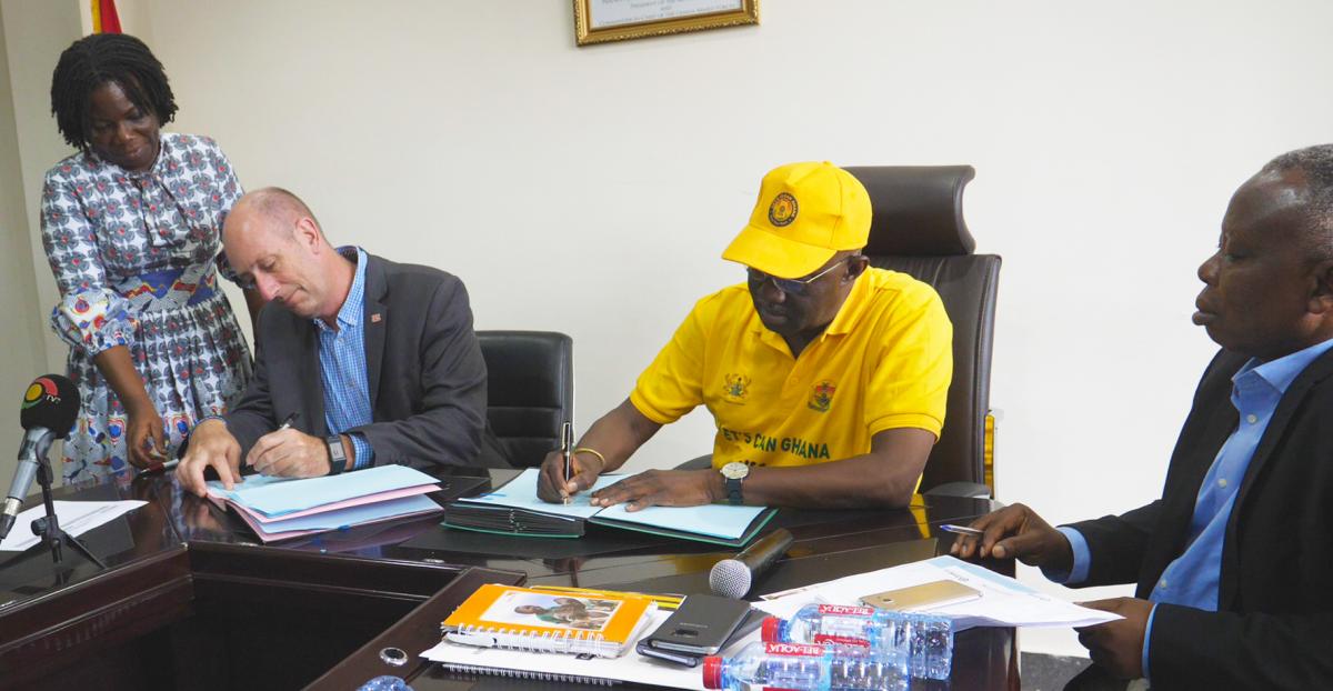 Signing of MoU. Left to right: IRC Ghana Country Director Vida Duti, IRC CEO Patrick Moriarty, Minister of Sanitation and Water Resources Hon Joseph Kofi Adda and Chief Director of the Ministry of Sanitation and Water Resources Obeng Poku.