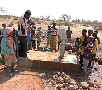 Une vue des ouvrages d’eau et d’assainissement dans les communes de Nossoumbougou et de Ouolodo (M.Kane, IRC Mali)